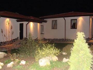 Фото номера Вилла с 1 спальней Виллы Madara OMAYA Guest House г. Мадара 4